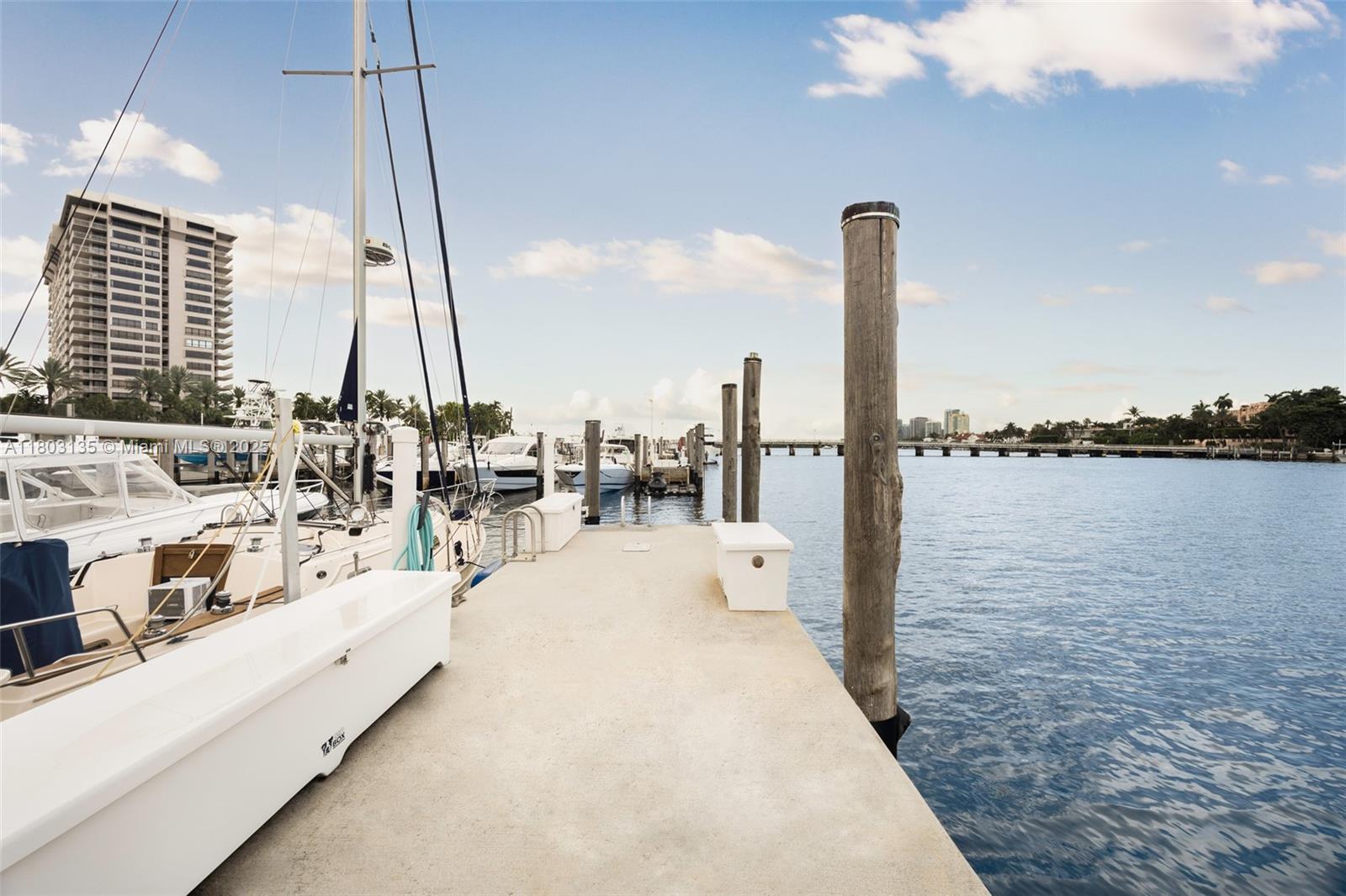 Grove Isle Marina - Land