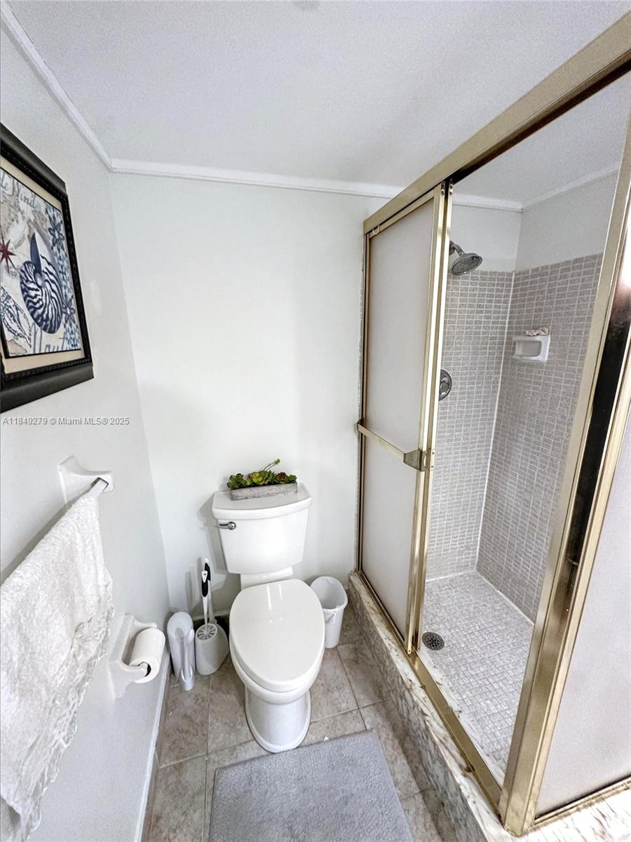 RIDGEVIEW TOWERS CONDO - Residential Lease