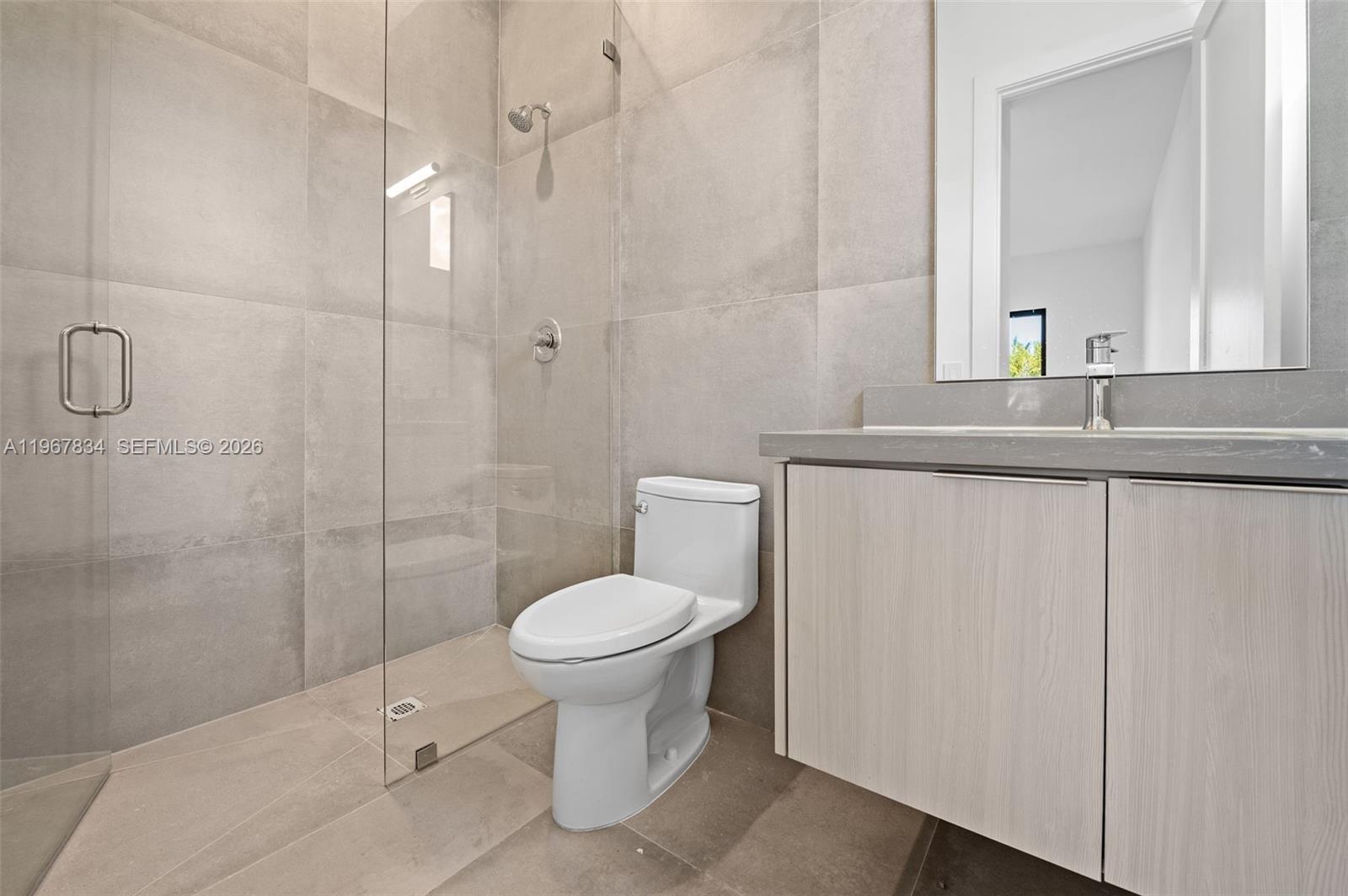 ZONA WEST - Residential