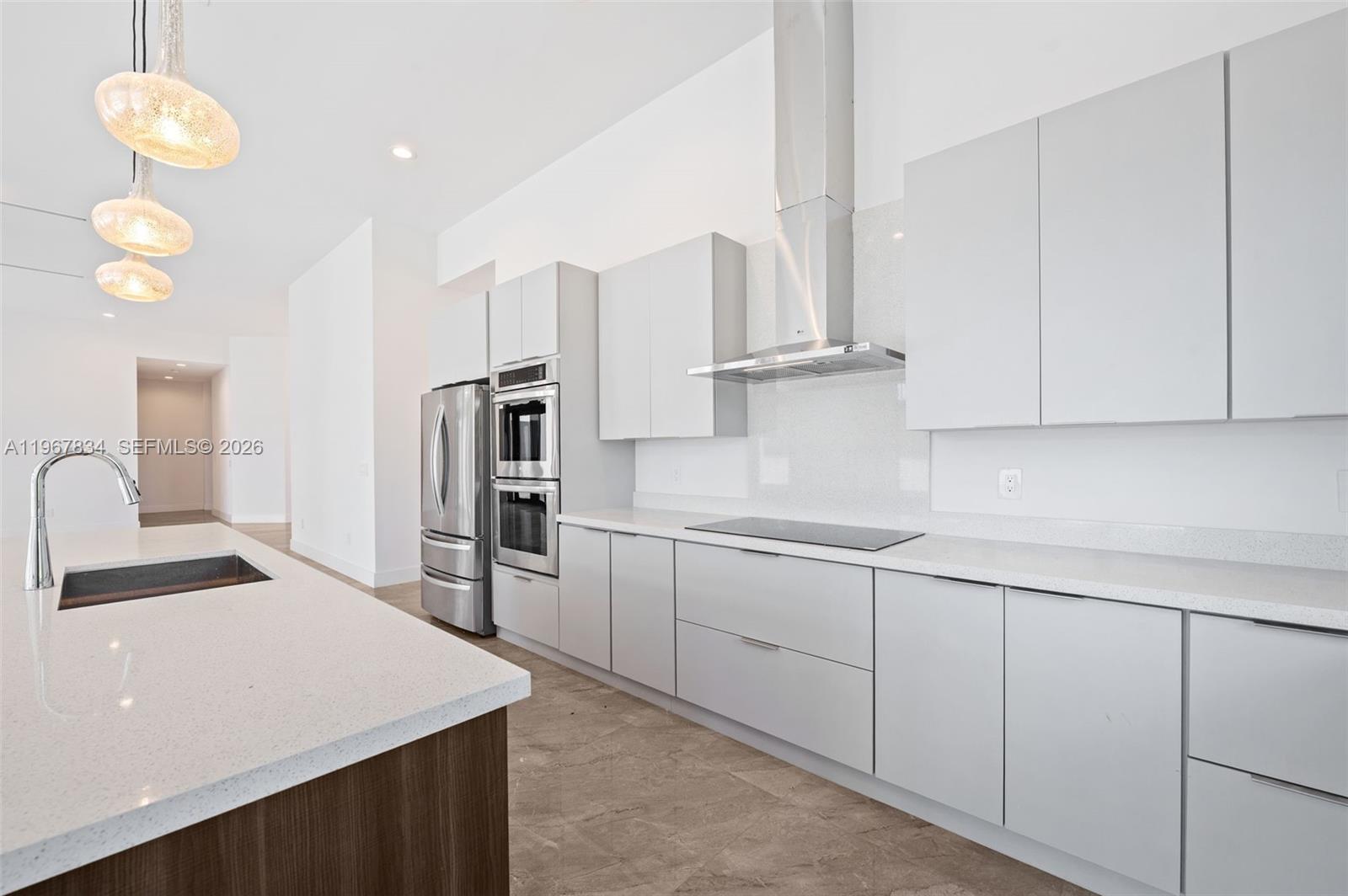 ZONA WEST - Residential