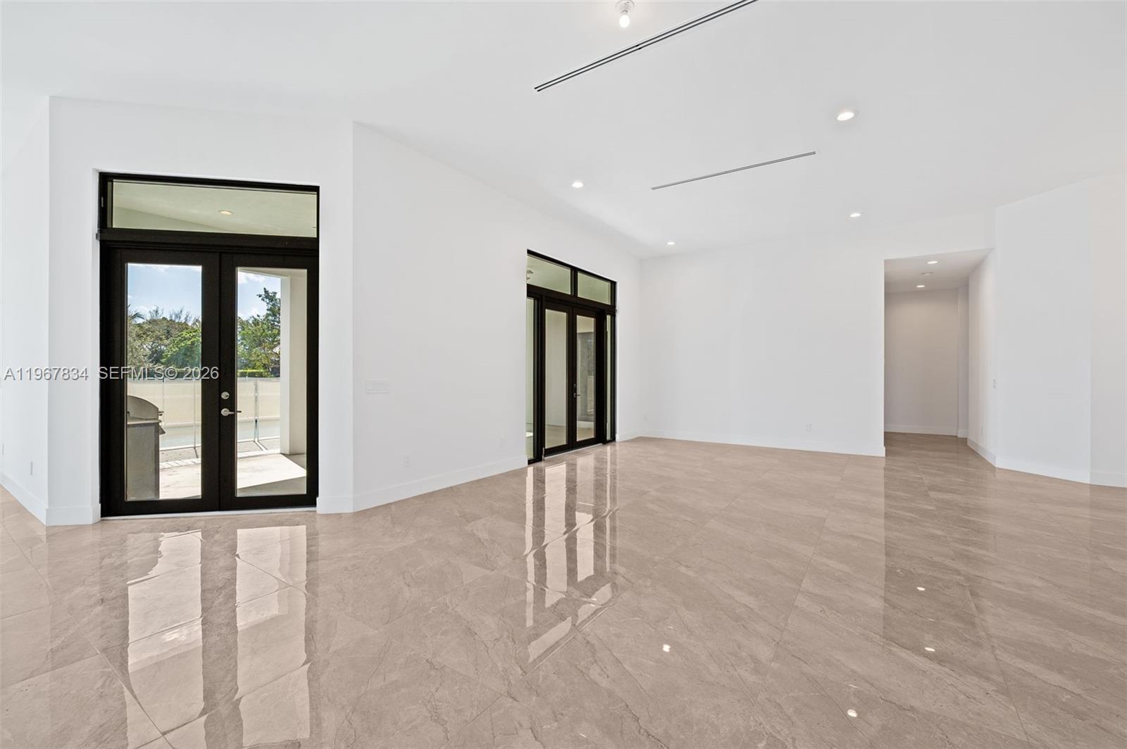 ZONA WEST - Residential