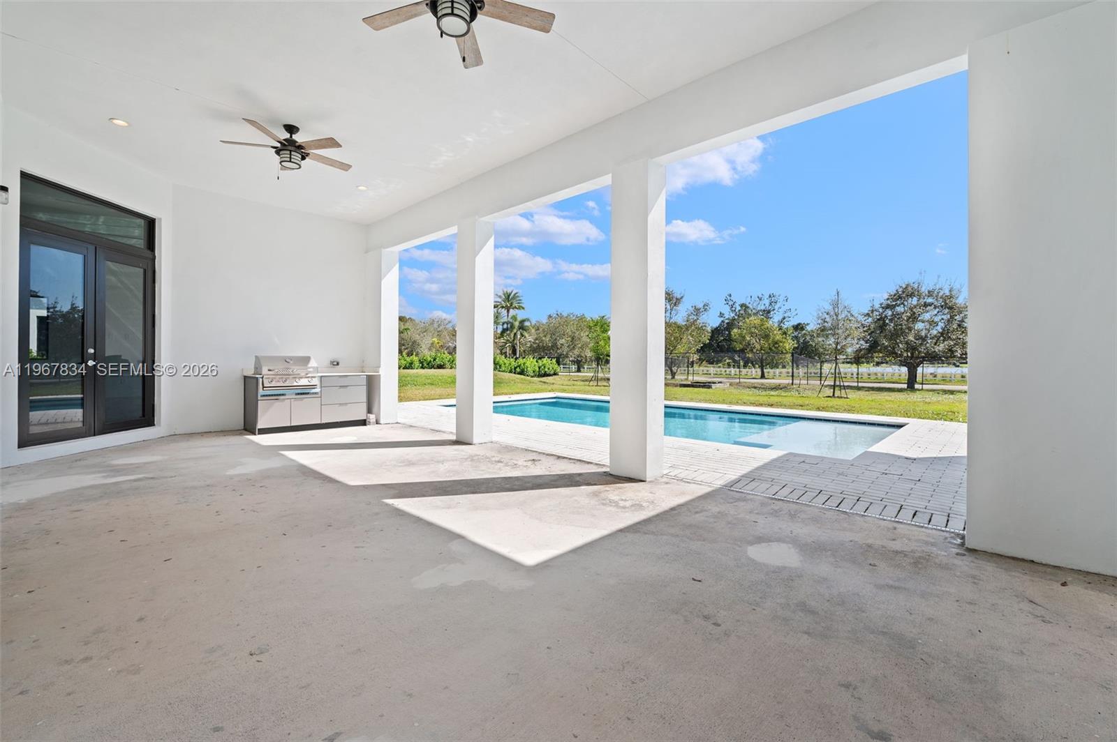 ZONA WEST - Residential