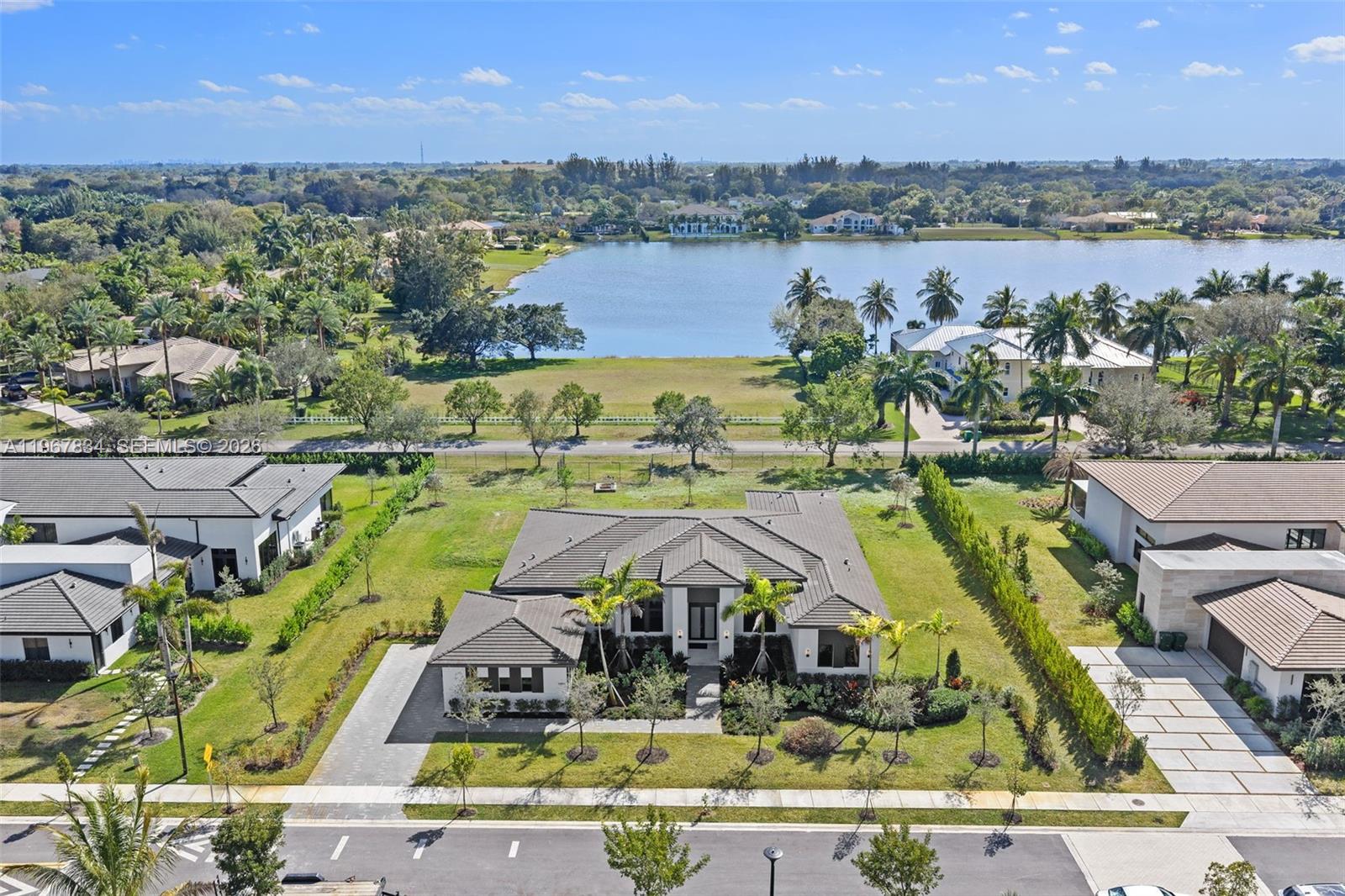 ZONA WEST - Residential