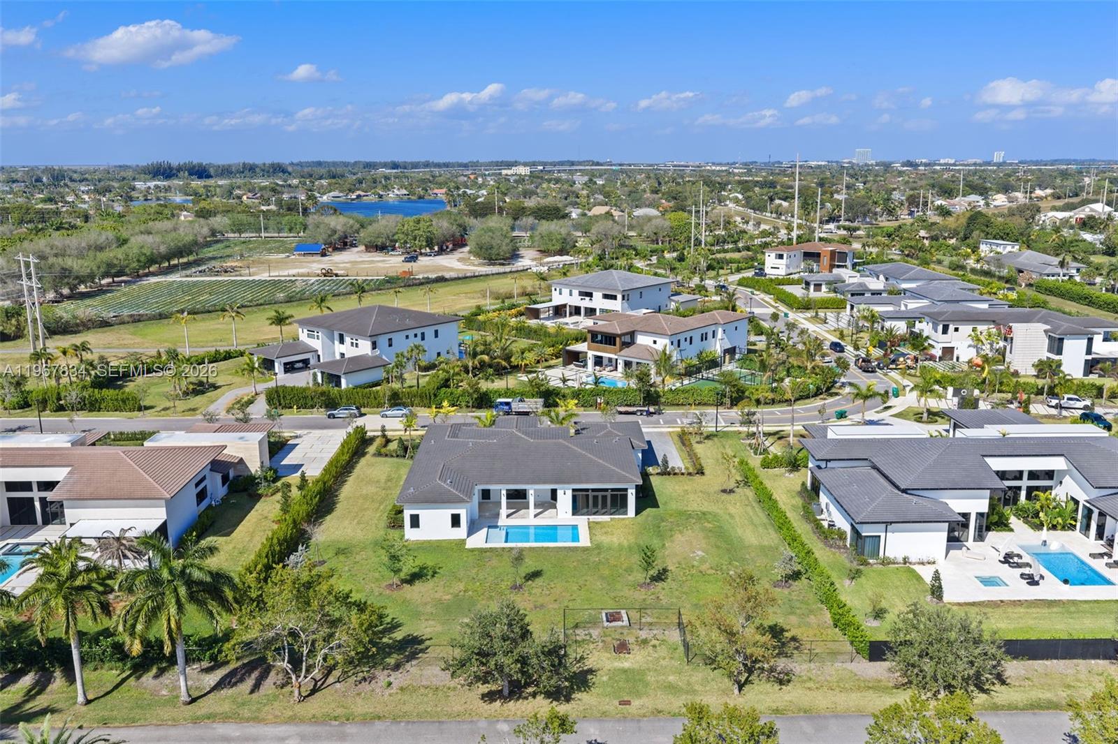 ZONA WEST - Residential