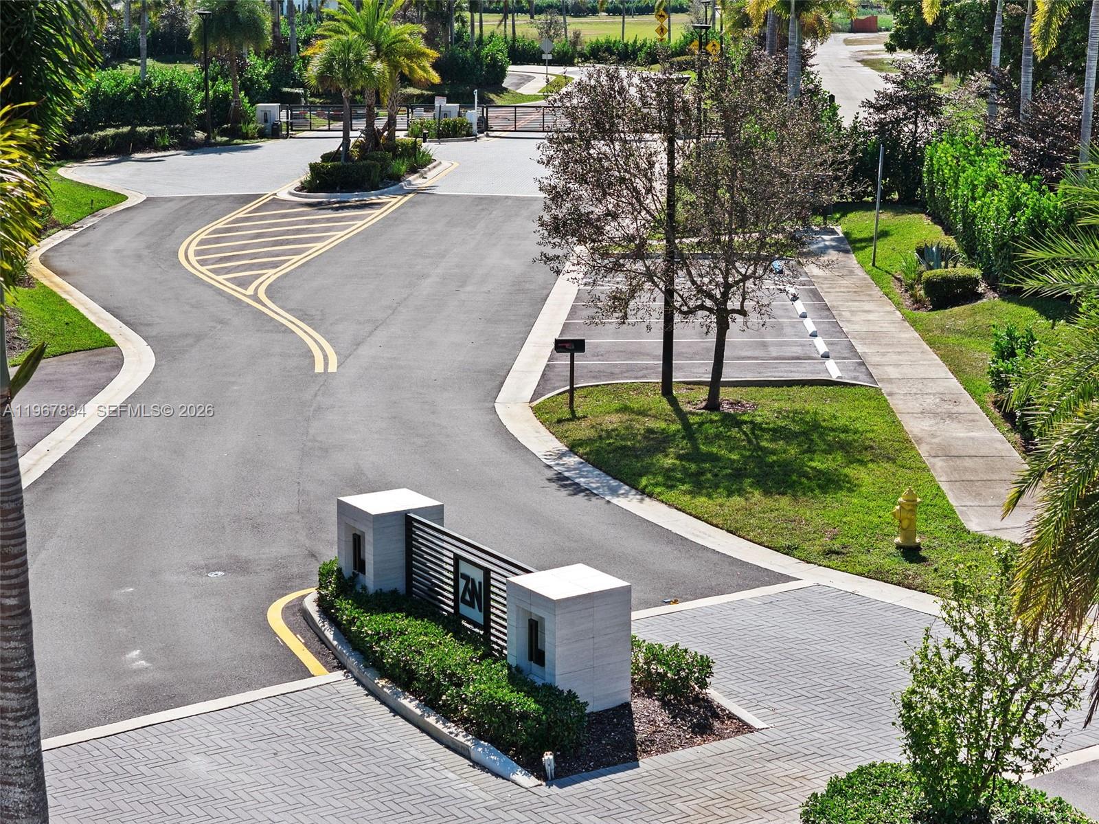 ZONA WEST - Residential