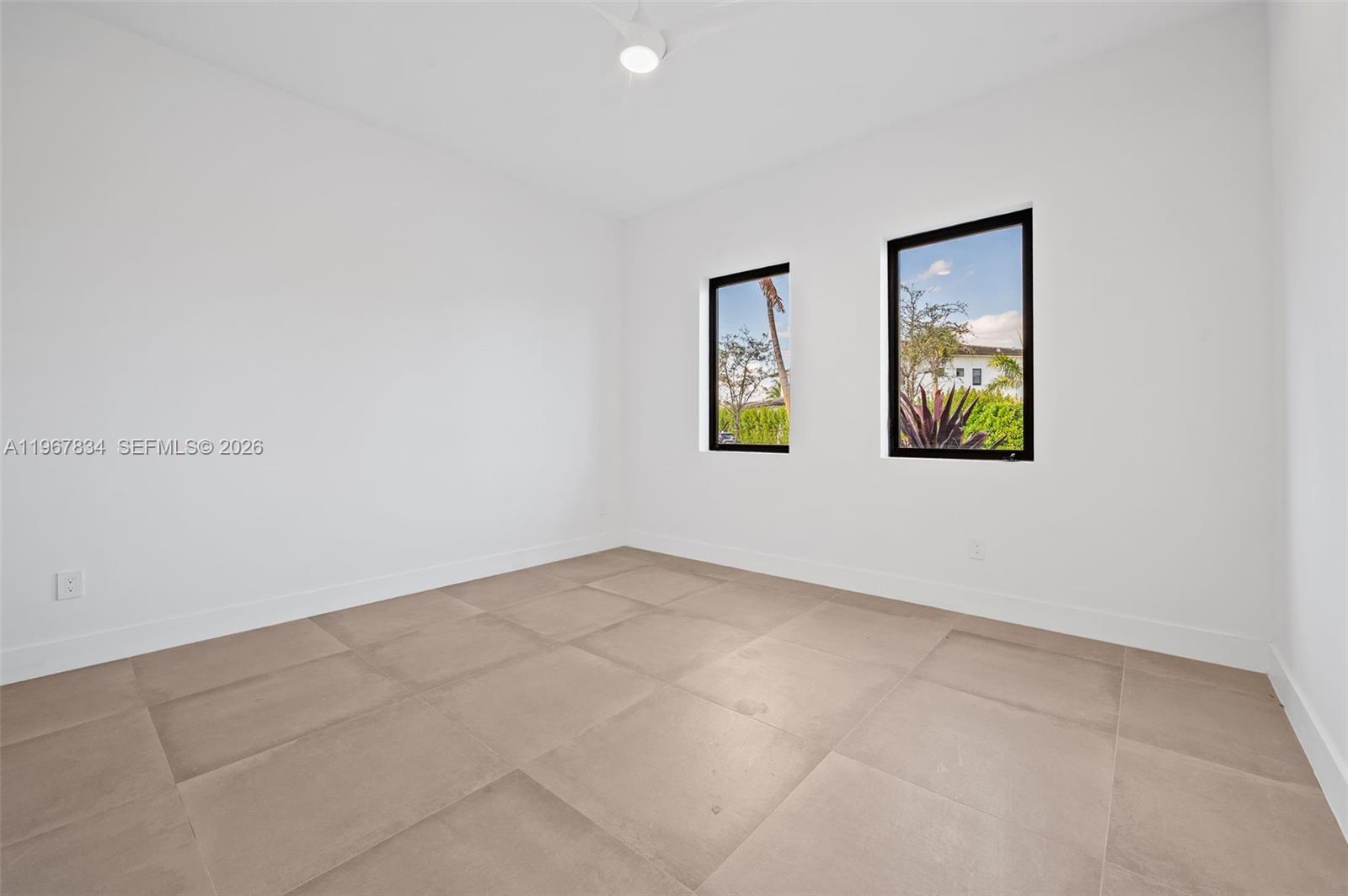 ZONA WEST - Residential