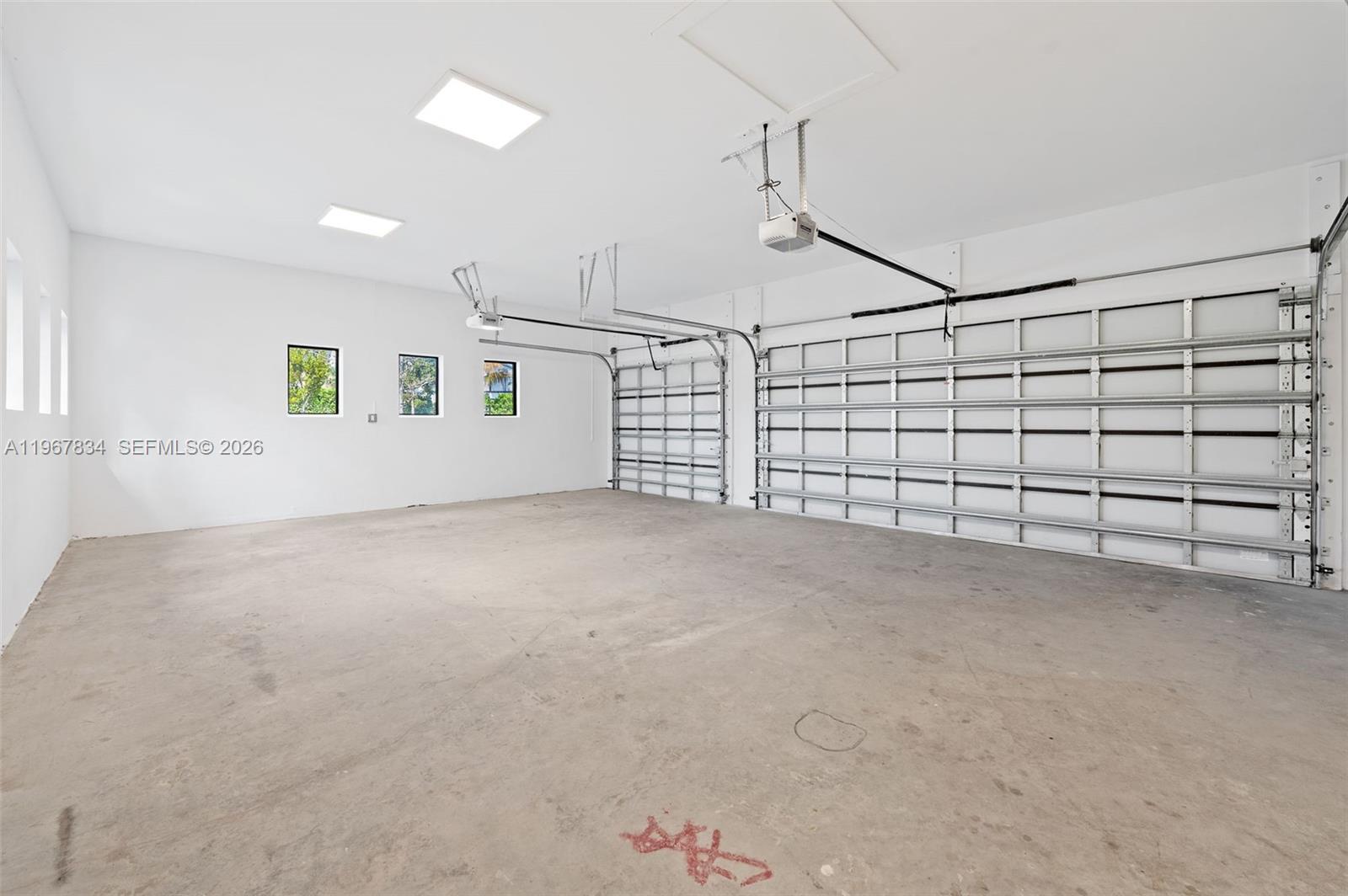 ZONA WEST - Residential