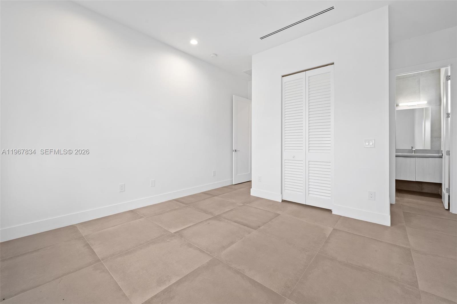 ZONA WEST - Residential