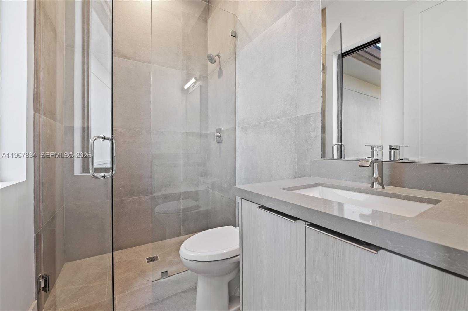 ZONA WEST - Residential