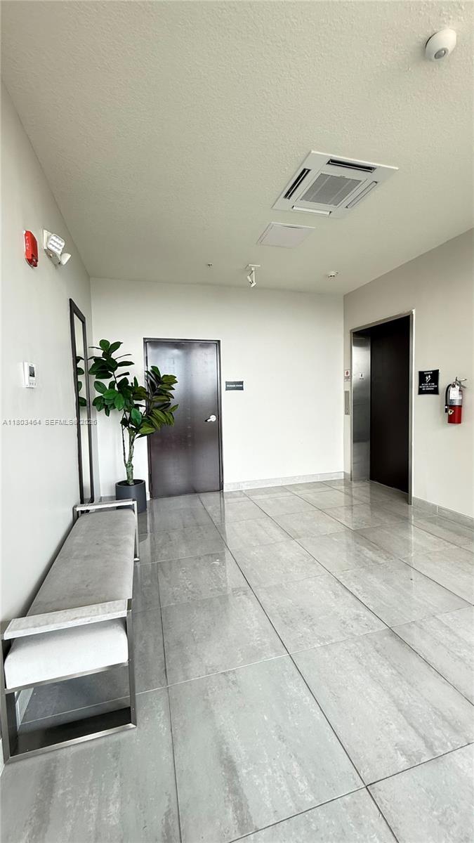 DOWNTOWN DORAL SOUTH PHAS - Residential