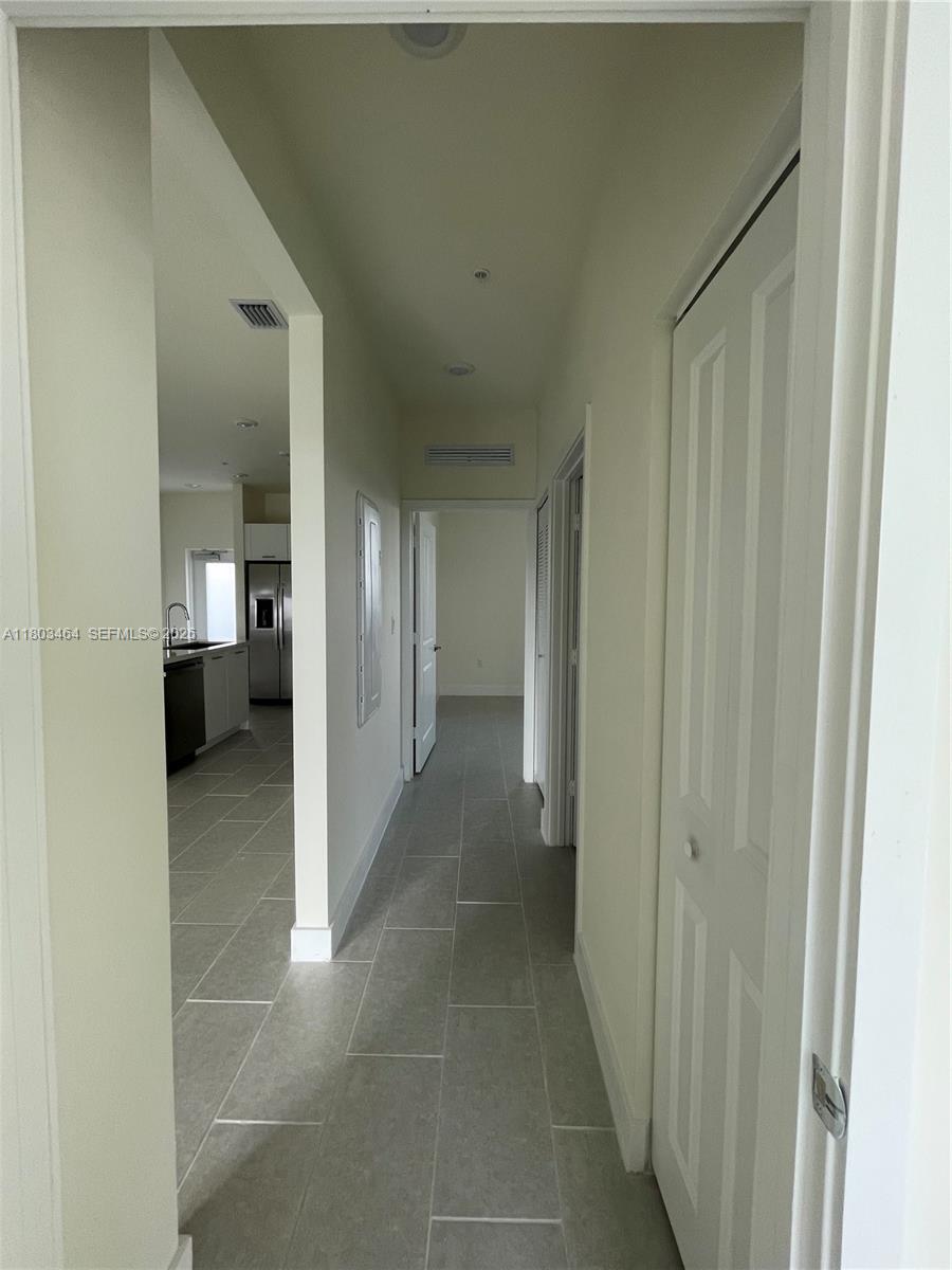 DOWNTOWN DORAL SOUTH PHAS - Residential