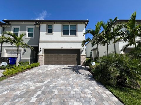 3235 N Watercress Dr Lauderdale Lakes FL 33311