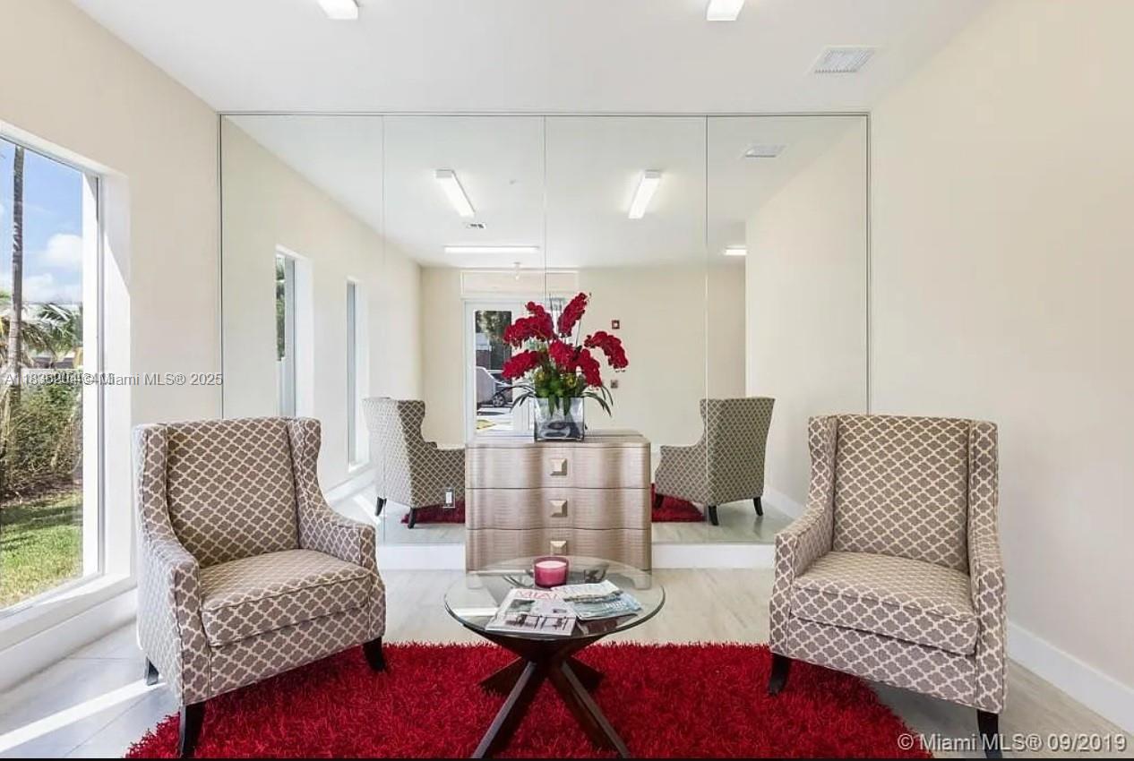 555 E Dania Beach Blvd 5