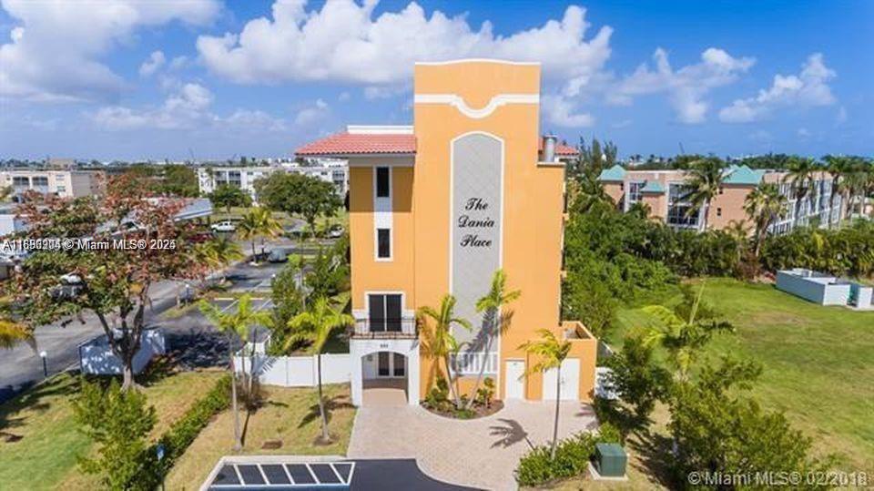 555 E Dania Beach Blvd 5