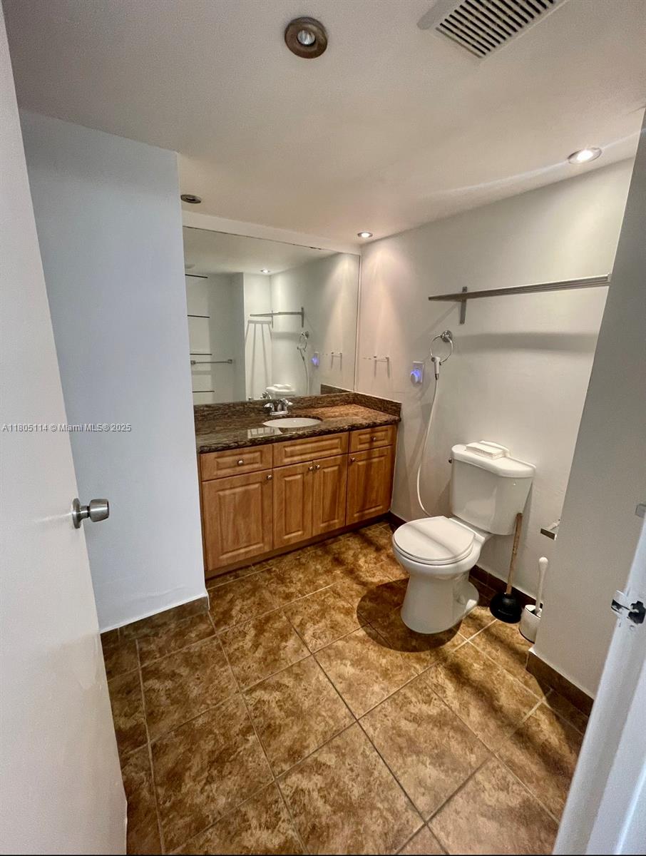 VENETIA CONDO - Residential Lease