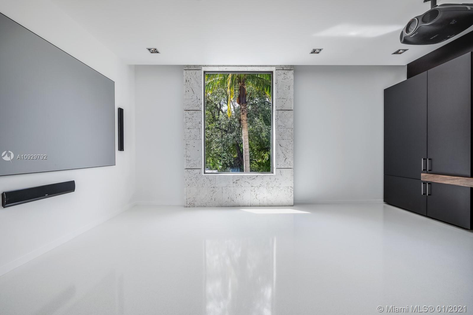 SUNRISE HARBOUR REV - Residential