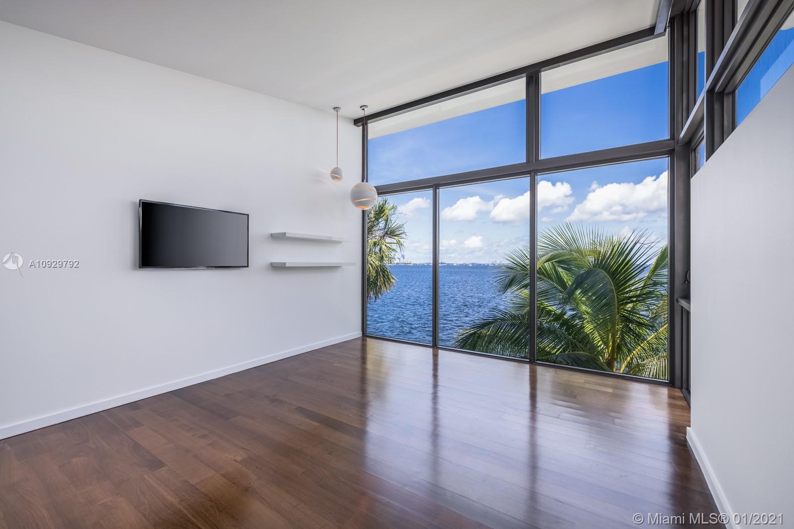 SUNRISE HARBOUR REV - Residential