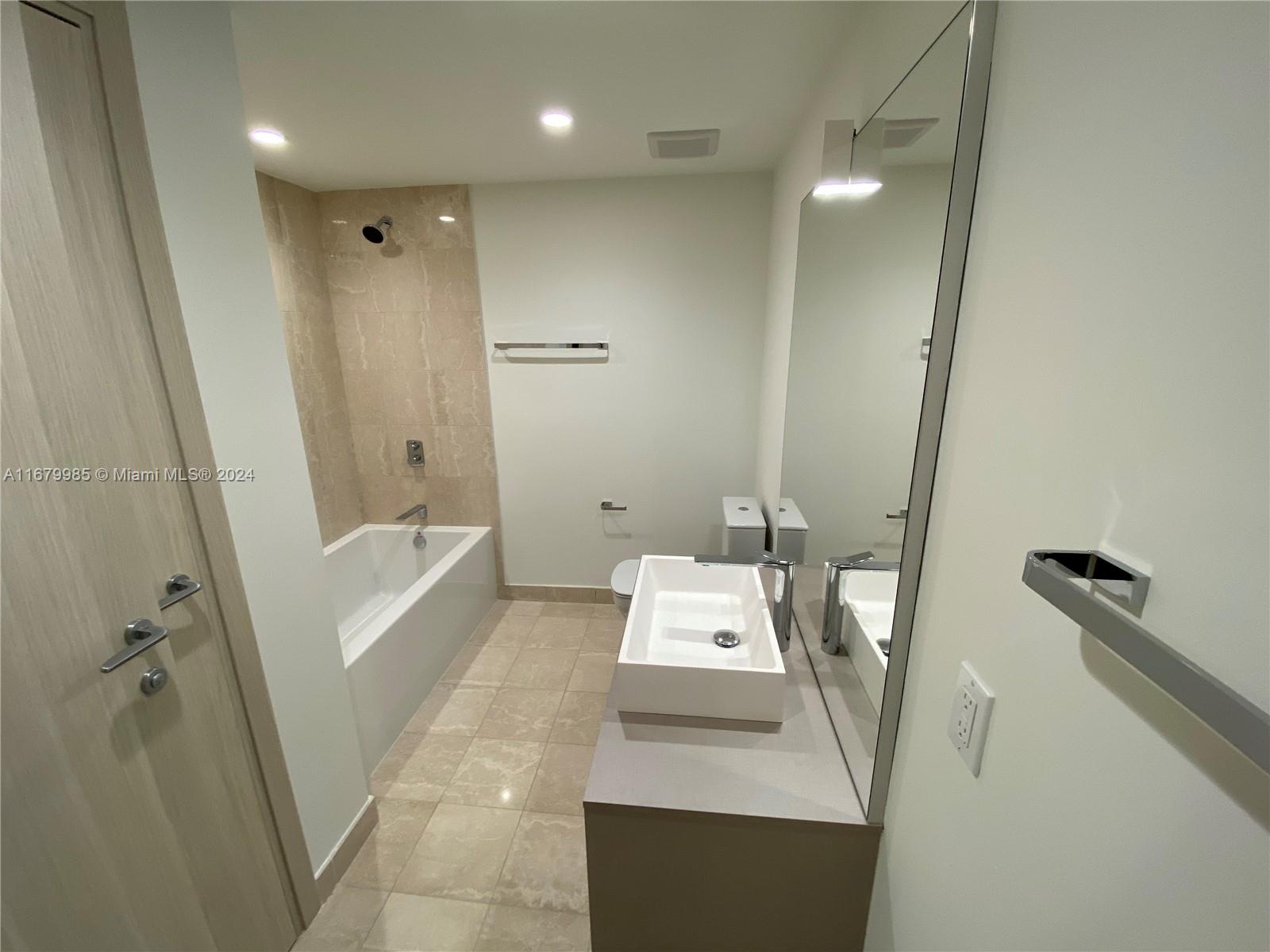 Brickell Flatiron - Residential