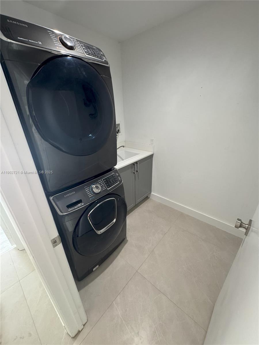 SECTOR 4 - Residential Lease