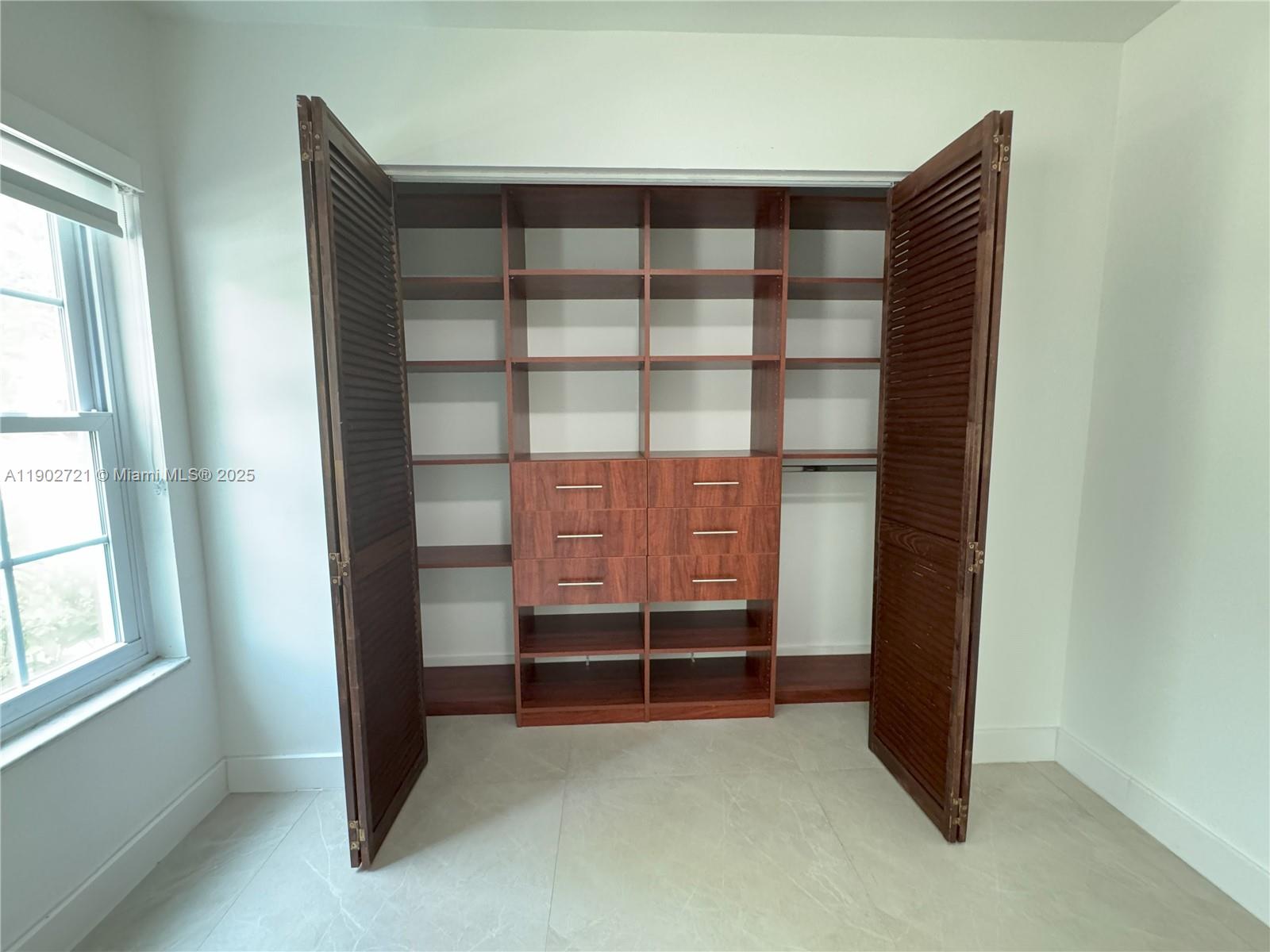 SECTOR 4 - Residential Lease