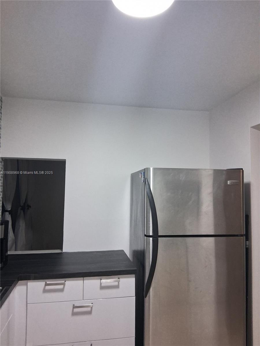 PLAZA OF AMERICAS CONDO P - Residential Lease