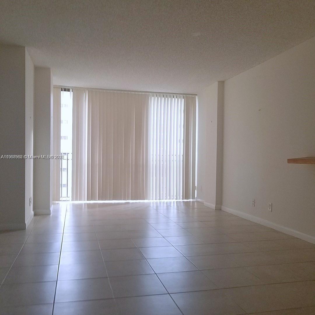 PLAZA OF AMERICAS CONDO P - Residential Lease