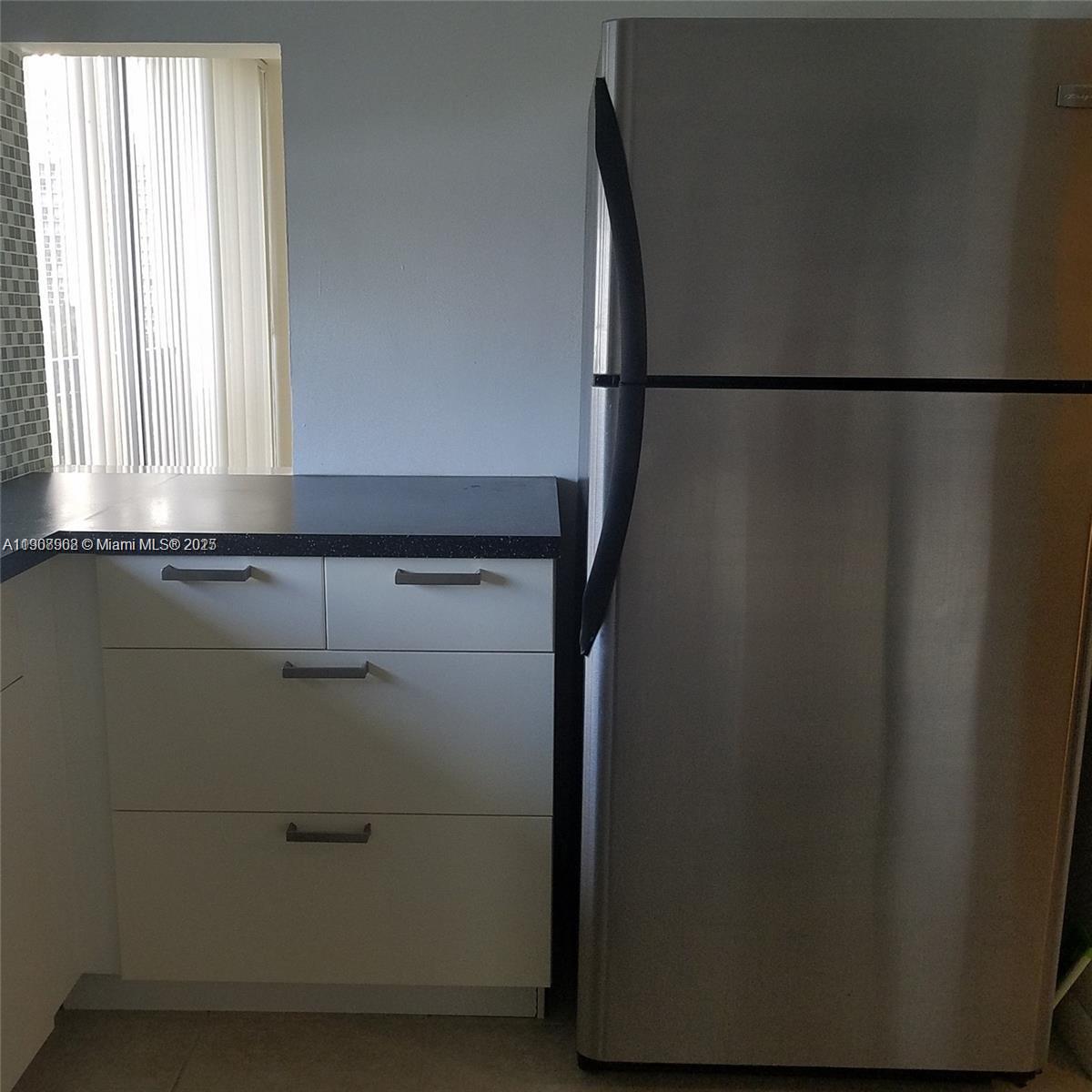 PLAZA OF AMERICAS CONDO P - Residential Lease