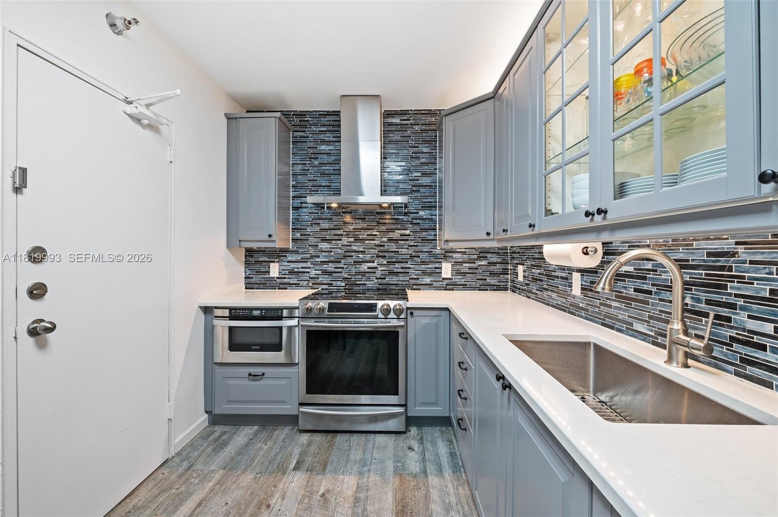 THE PLAZA OF BAL HARBOUR - Residential