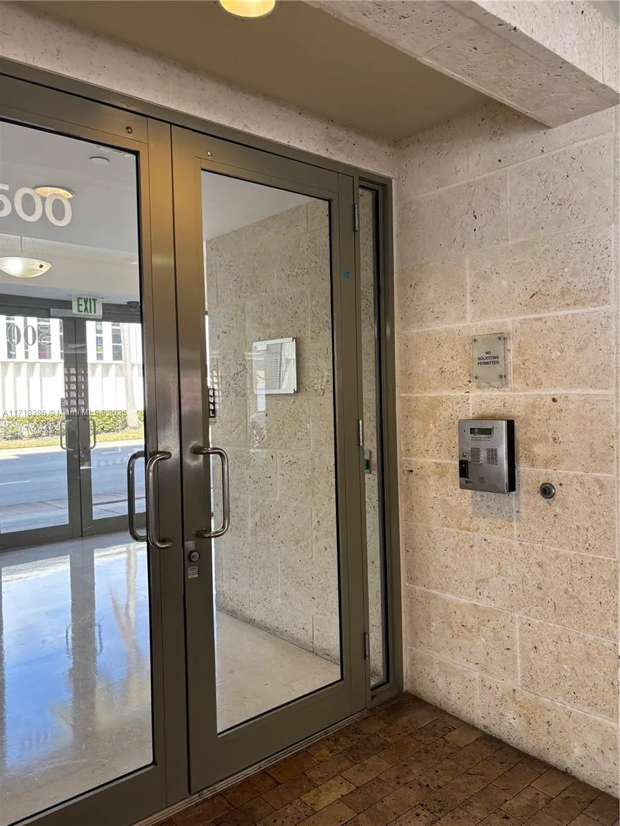 Coral Gables, Florida 33146, United States, ,Residential,Active,21901