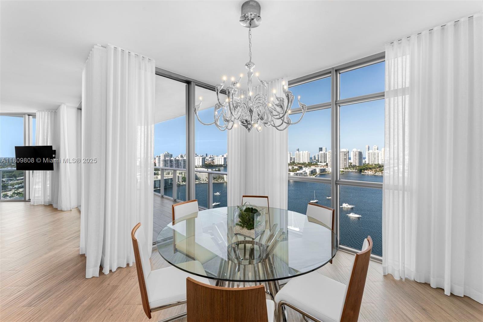 MARINA PALMS RESIDENCES N - Residential