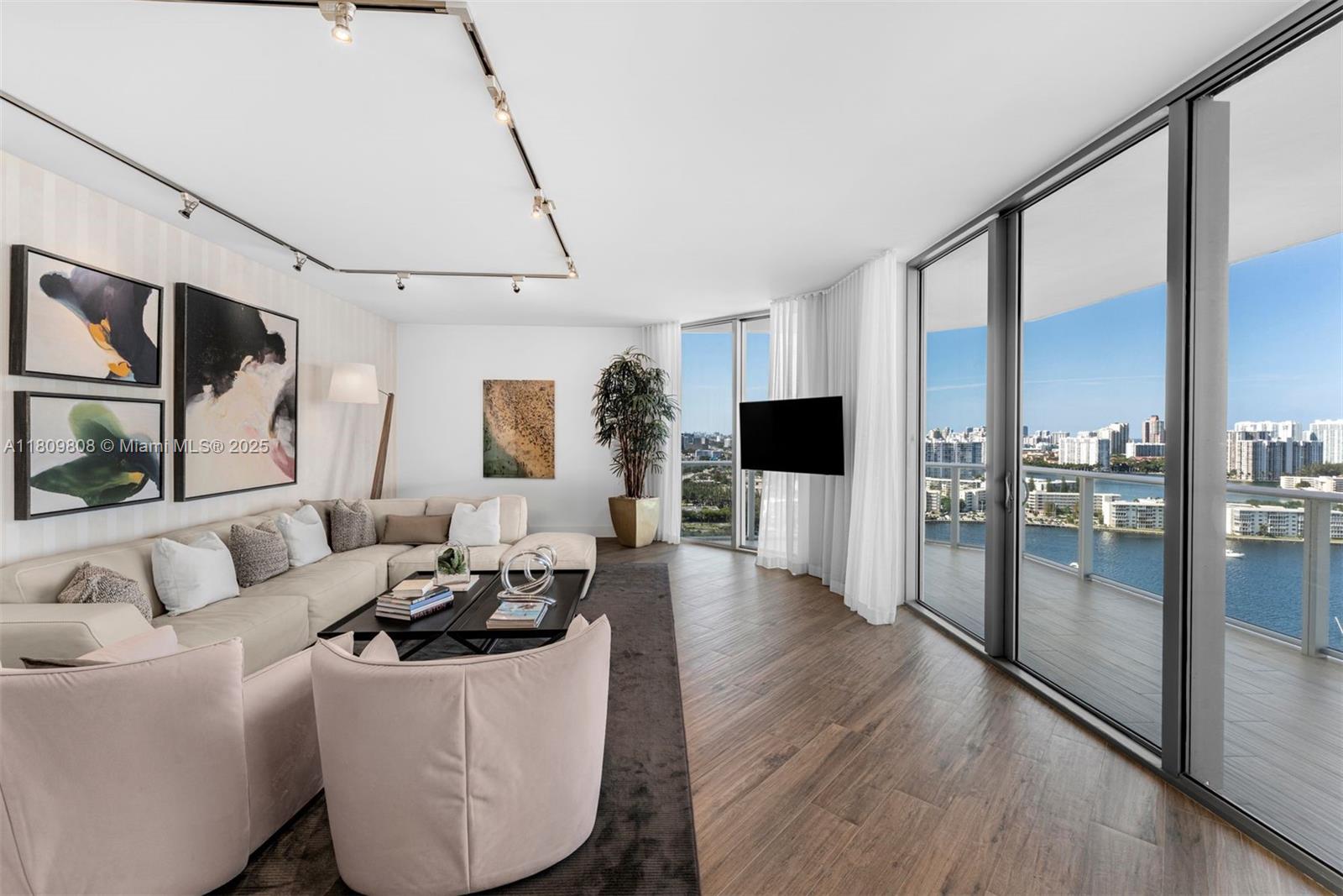 MARINA PALMS RESIDENCES N - Residential