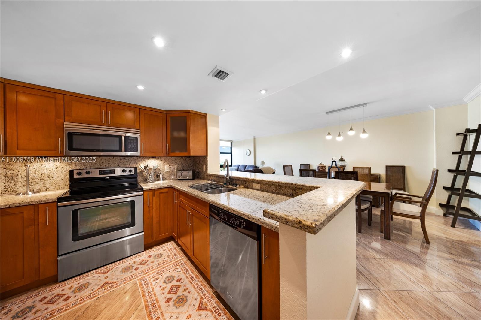 2017 S Ocean Dr 1004, Hallandale Beach, Broward County, Florida - 1 Bedrooms  
2 Bathrooms - 