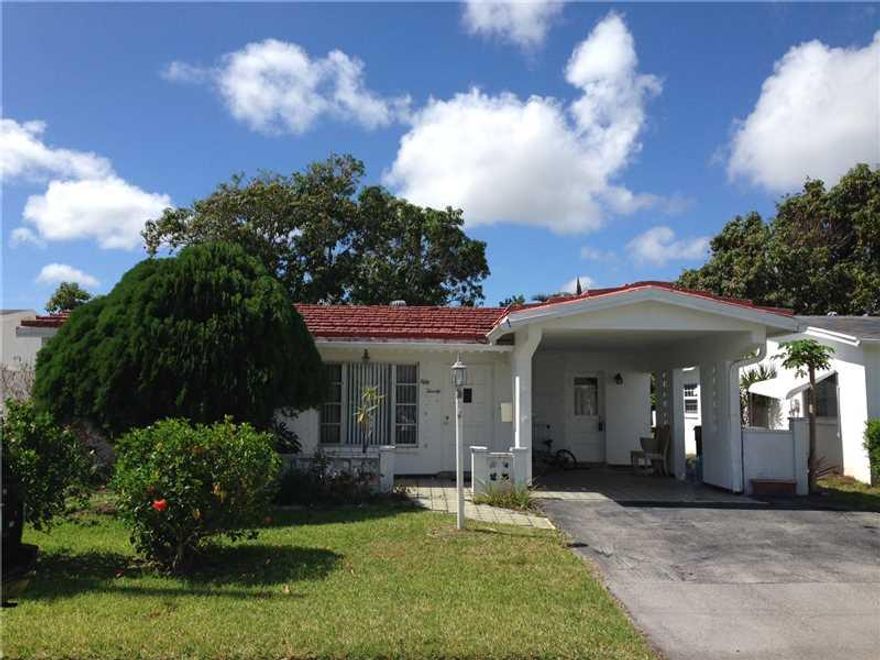 GREAT INVESTOR OPPORTUNITY, CASH ONLY, WATERFRONT PRIVATE HOME, OWN 55+ COMMUNITY OF OAKLAND ESTATES, HOME HAS APPROX. 1370 SQ, COMMUNITY AMENITIES, AS IS SALE, NOT A FORECLOSURE OR SHORT SALE, MLS INFO NOT WARRANTED OR GUARANTEED, VERY ACTIVE COMMUNITY.