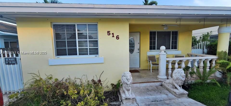 Property Description:
Welcome to this charming furnished 2-bedroom, 1-bathroom home in the heart of Hialeah. This property is move-in ready and comes with all utilities included for a hassle-free living experience. The home offers comfortable living spaces, tasteful furnishings, and a convenient location close to schools, shops, and major highways.
Key Features:
-2 Bedrooms / 1 Bathroom
-Fully Furnished
-All Utilities Included
-Maximum 4 Occupants
-Parking for 2 Vehicles
-Convenient Hialeah Location
Requirements:
-Proof of income (3x monthly rent)
-Background and credit check
-First month?s rent & security deposit required
-No prior evictions