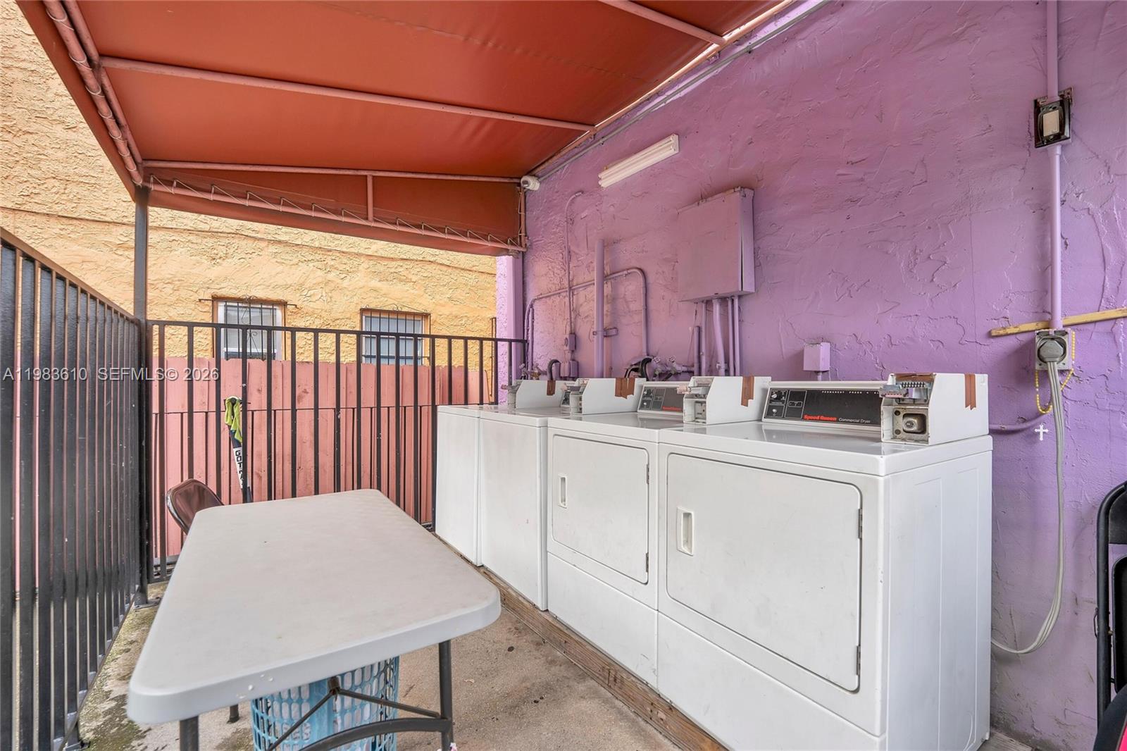 LAWRENCE ESTATES LAND COS - Residential Lease