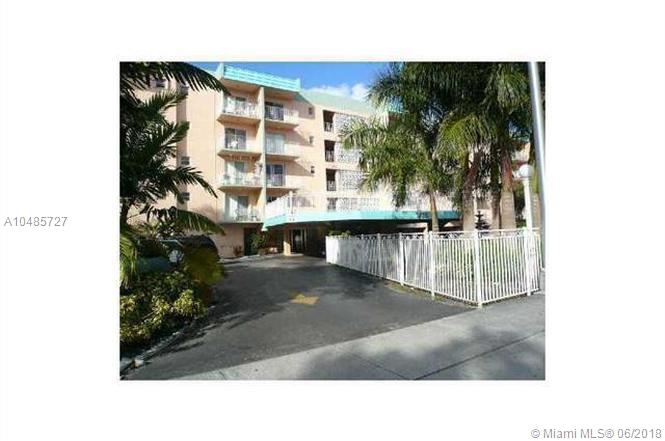 Excellent 1/1 at EL sol condominium