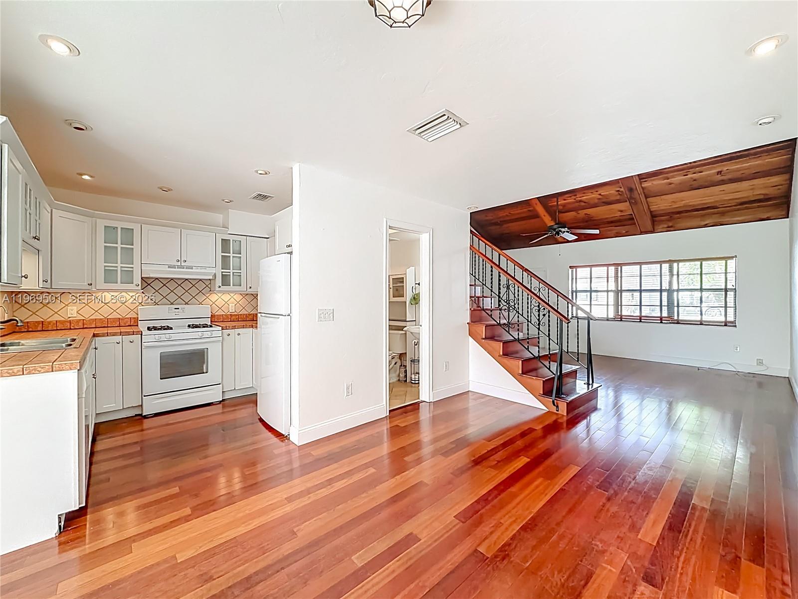 SANDPIPER POINT - Residential Lease