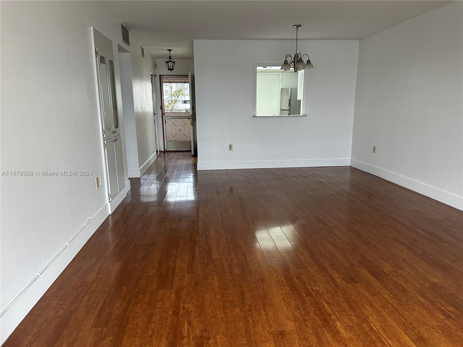 EDEN ISLES CONDO NO 5 - Residential