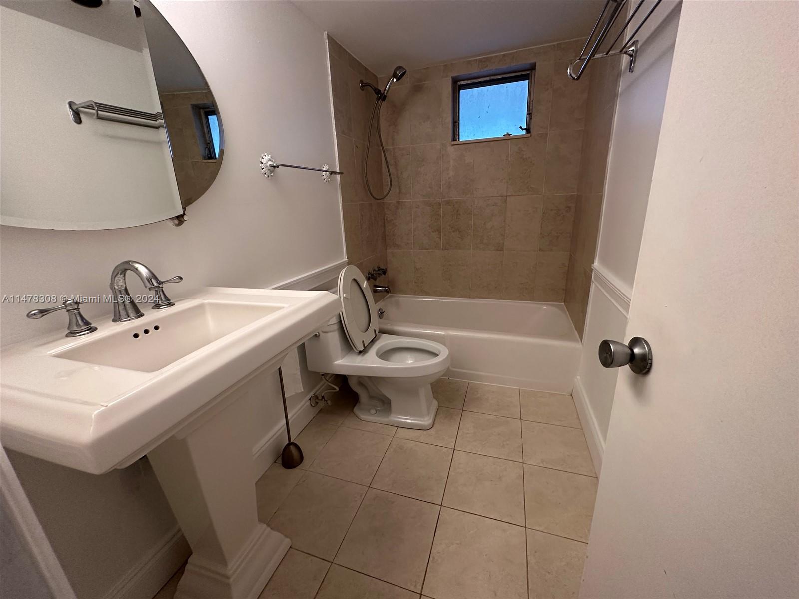 EDEN ISLES CONDO NO 5 - Residential