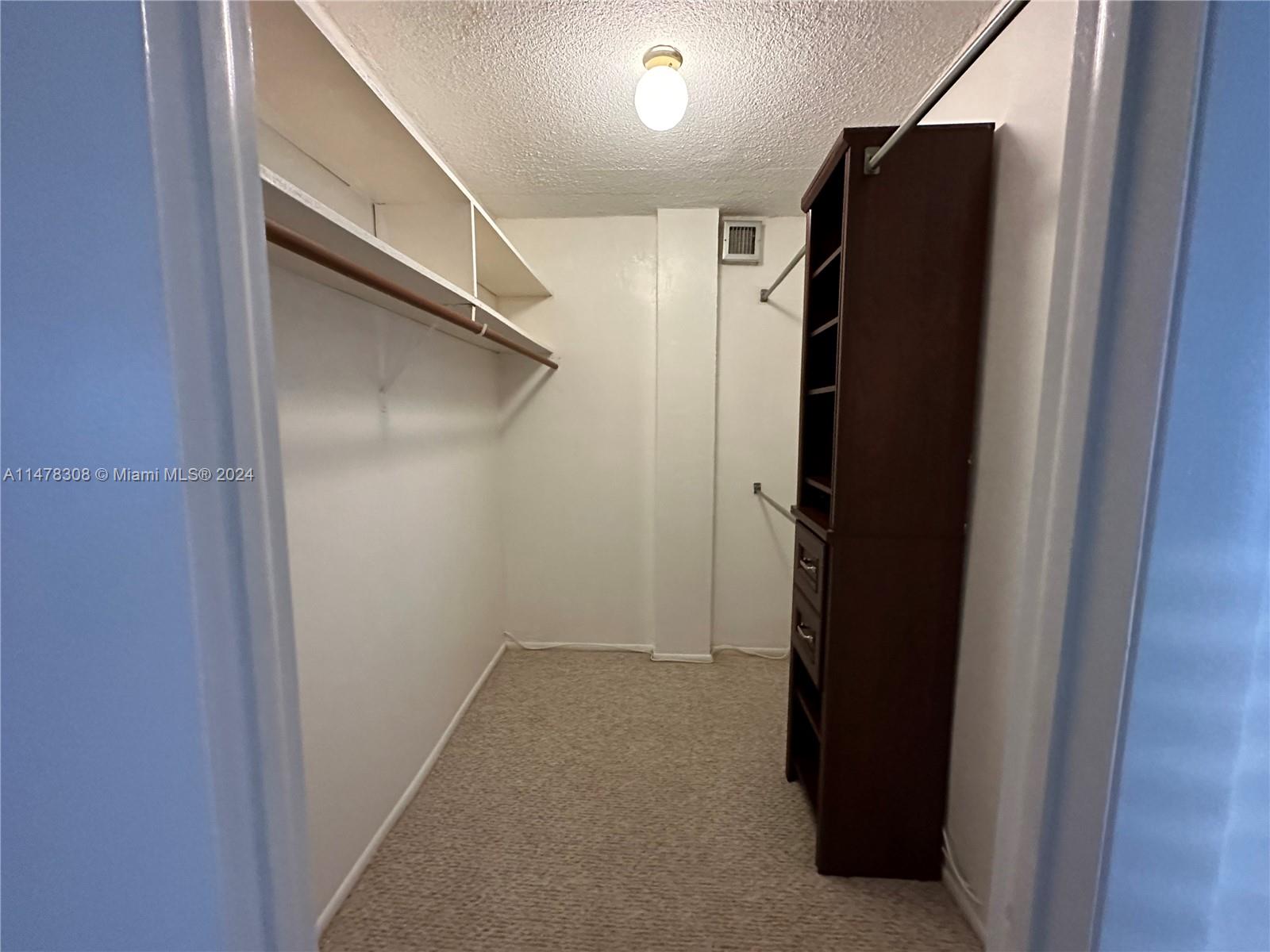 EDEN ISLES CONDO NO 5 - Residential