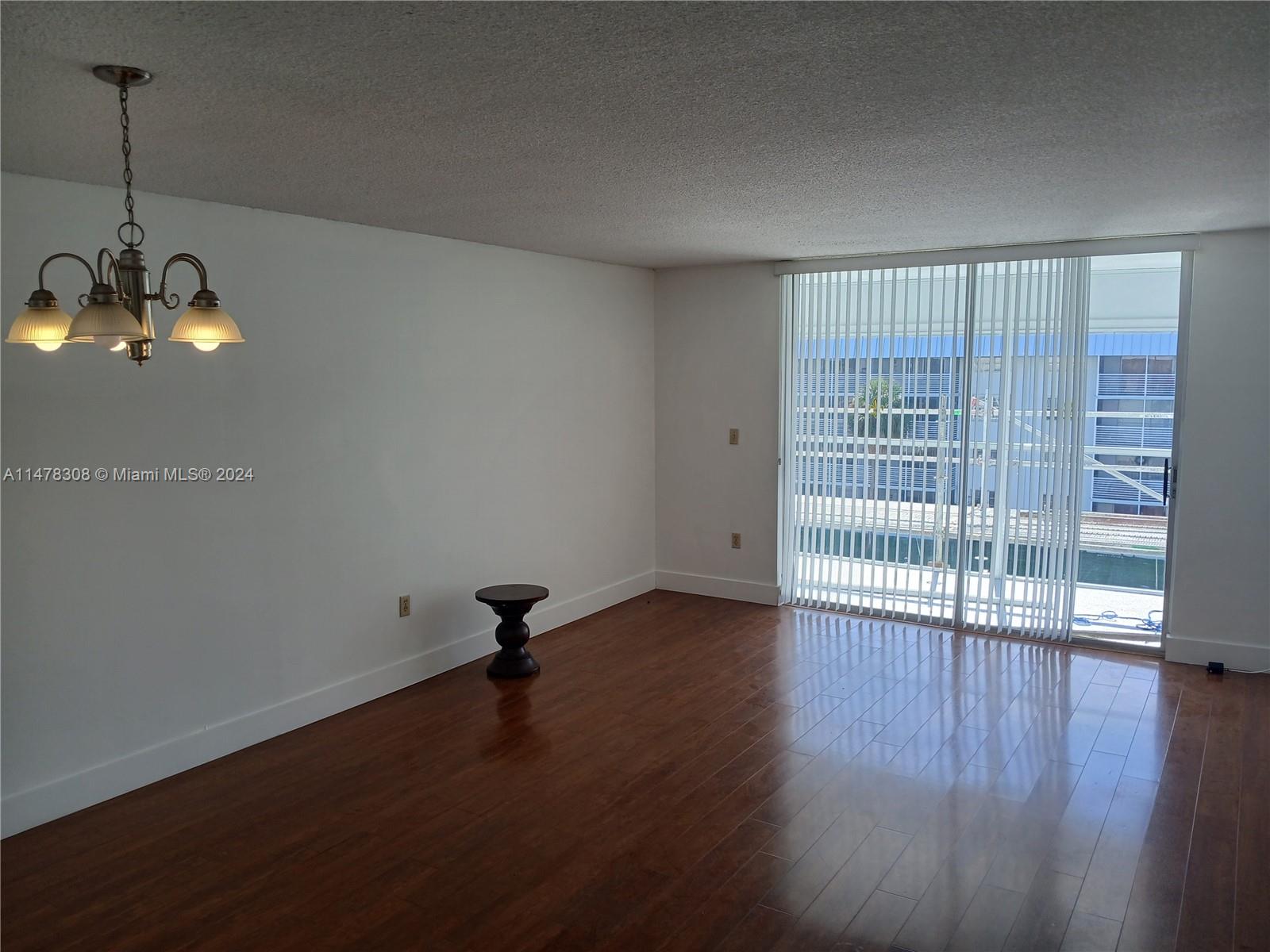 EDEN ISLES CONDO NO 5 - Residential