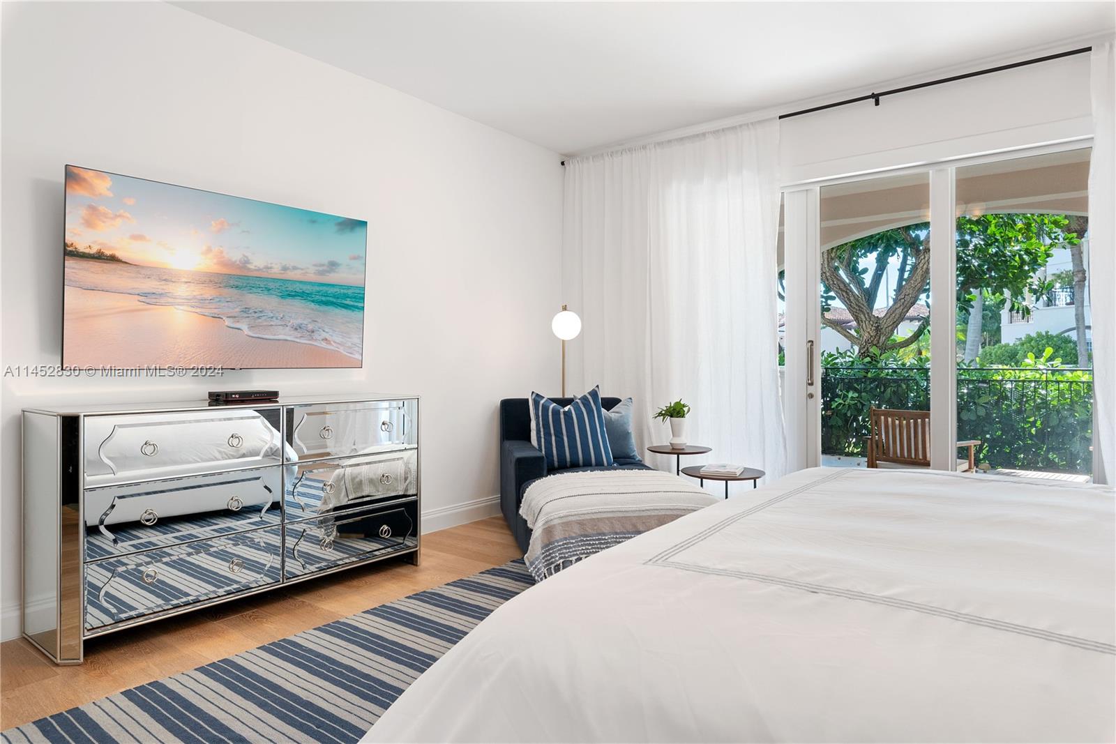 SEASIDE CONDO - Residential