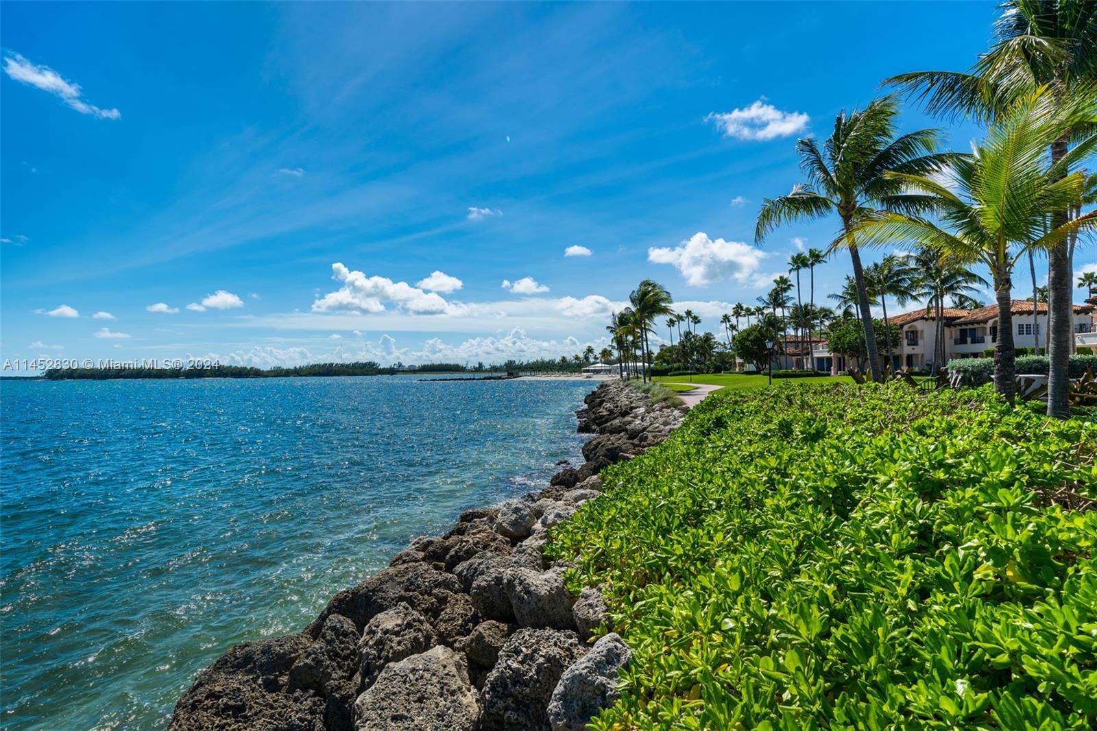 SEASIDE CONDO - Residential