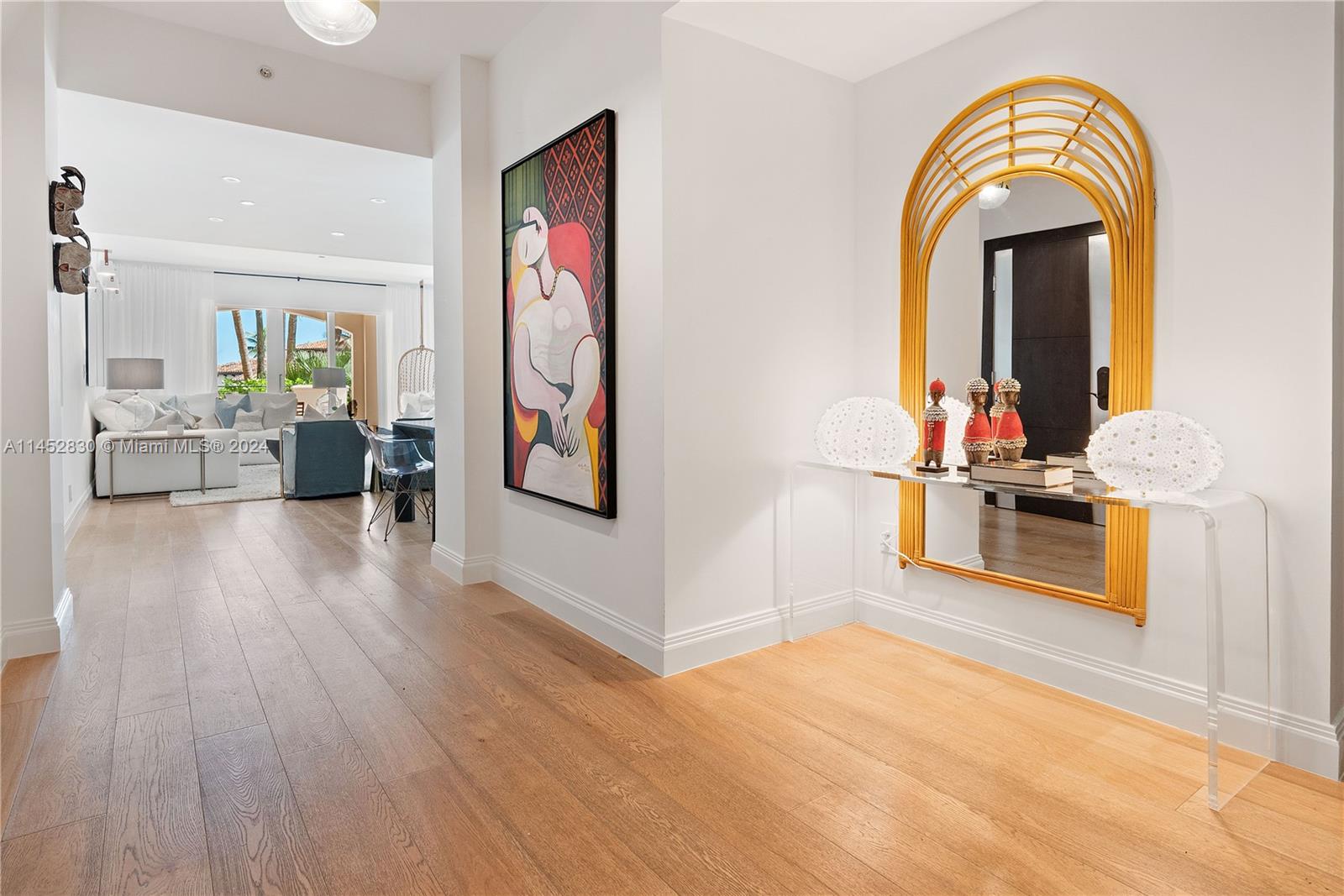 SEASIDE CONDO - Residential