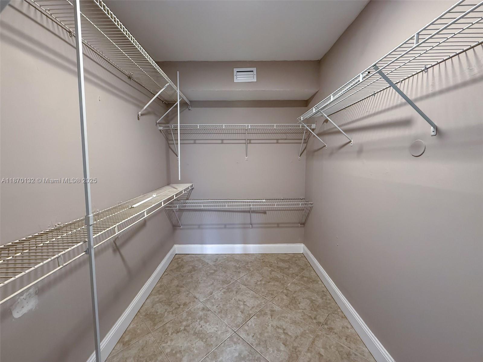 EDGEWATER CONDO - Residential Lease