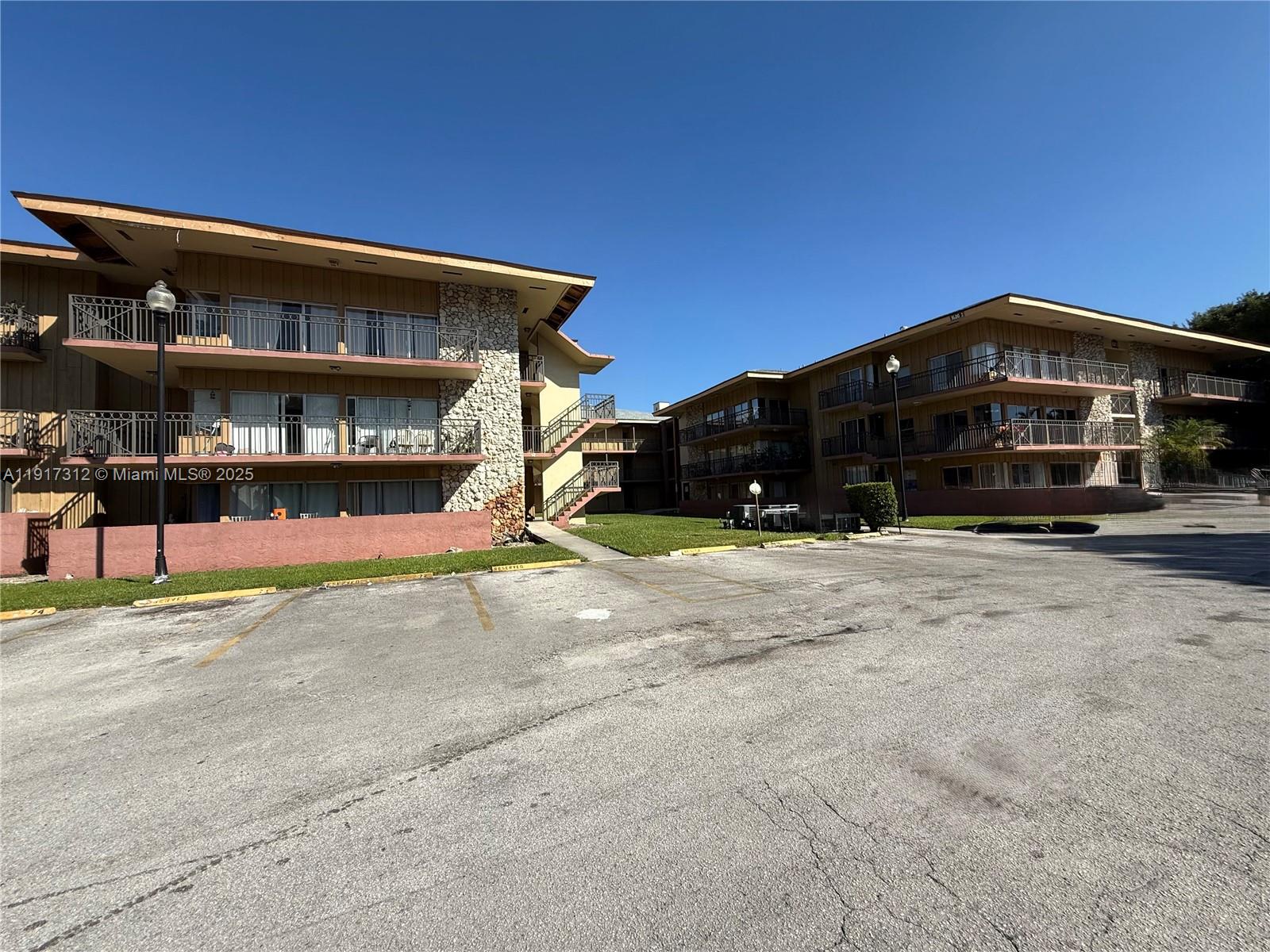 EMERALD ISLES WEST PHASE - Residential