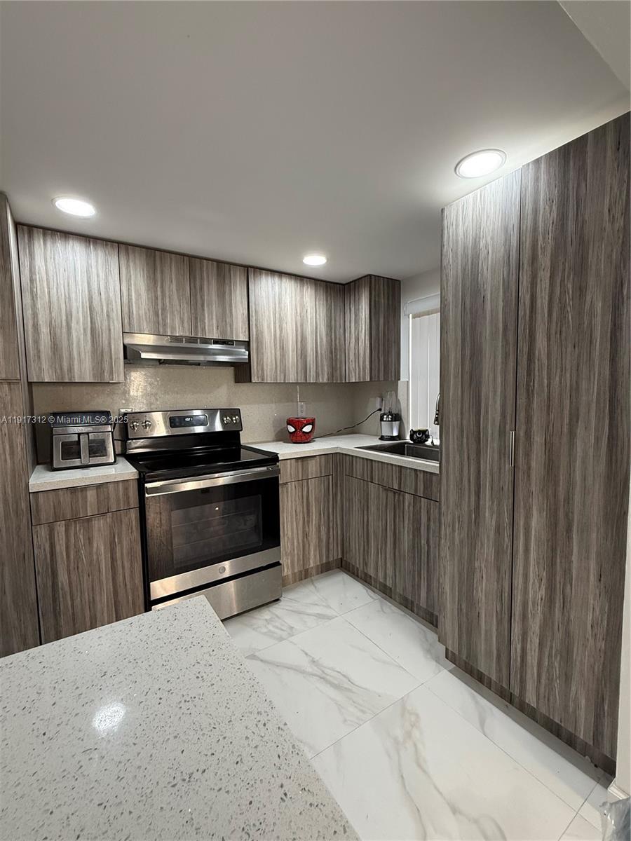 4850 SW 63rd Ter 312