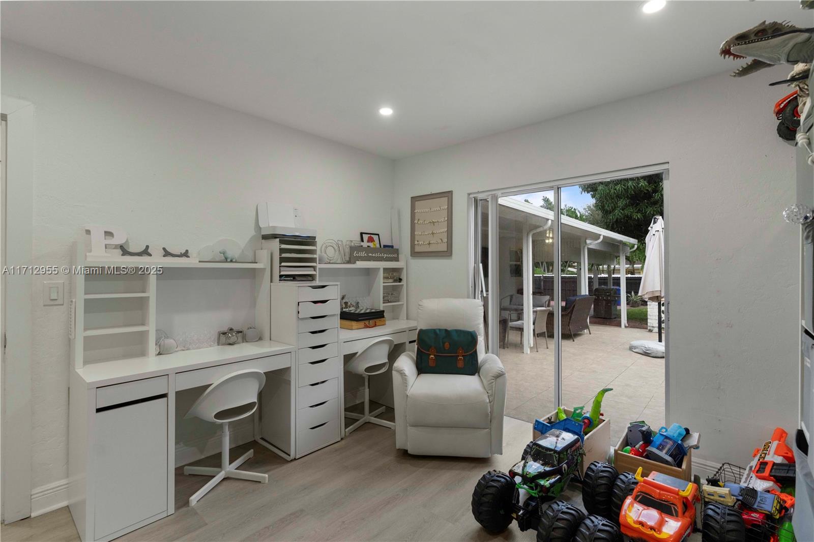 SUNSET TRAILS NO 3 - Residential