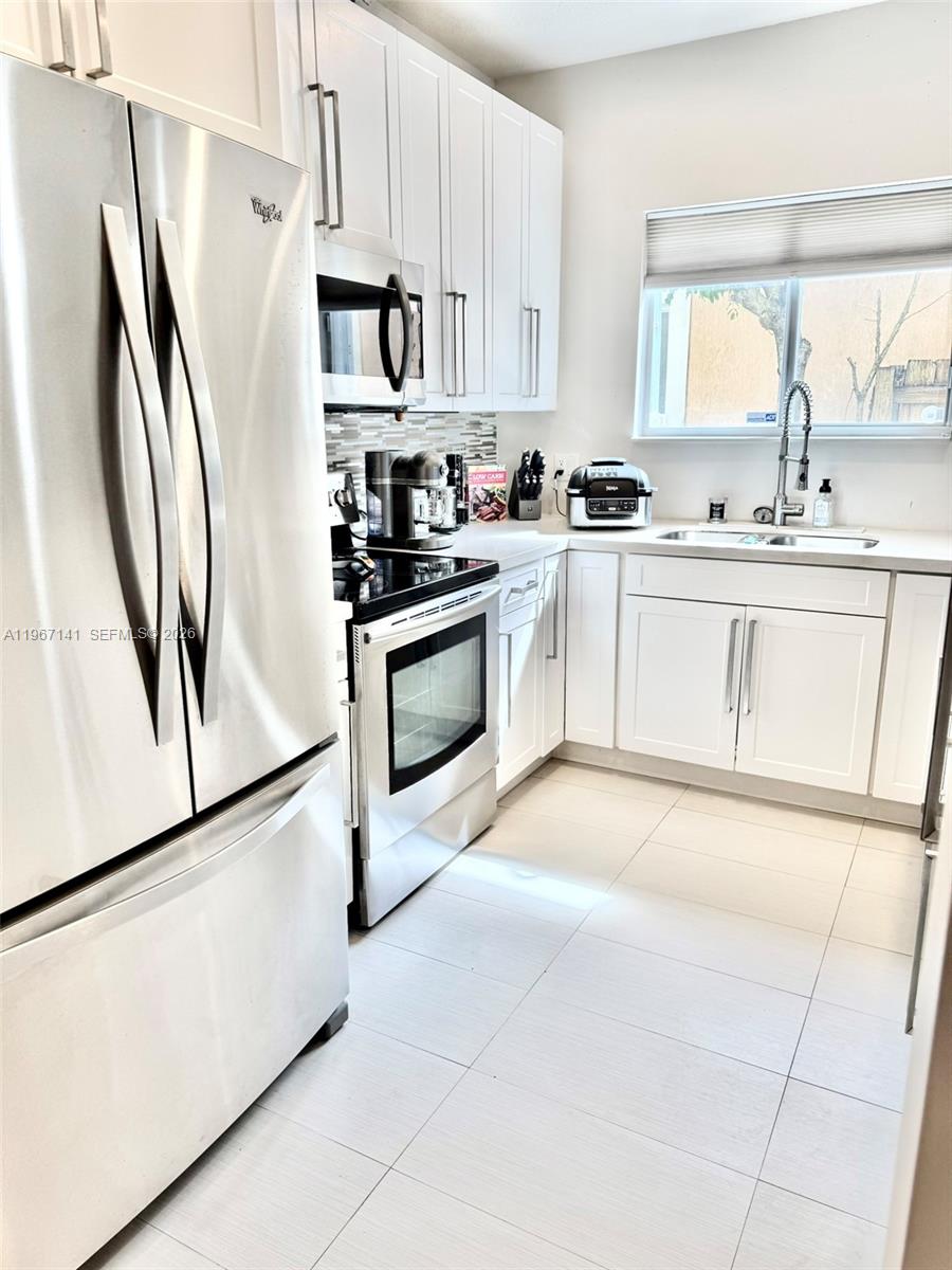 EMILIOS PLACE AT OASIS - Residential