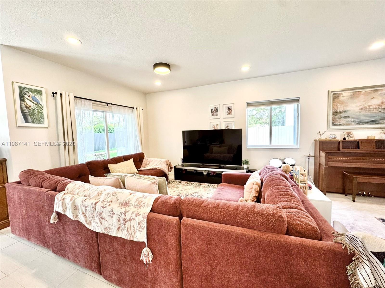 EMILIOS PLACE AT OASIS - Residential